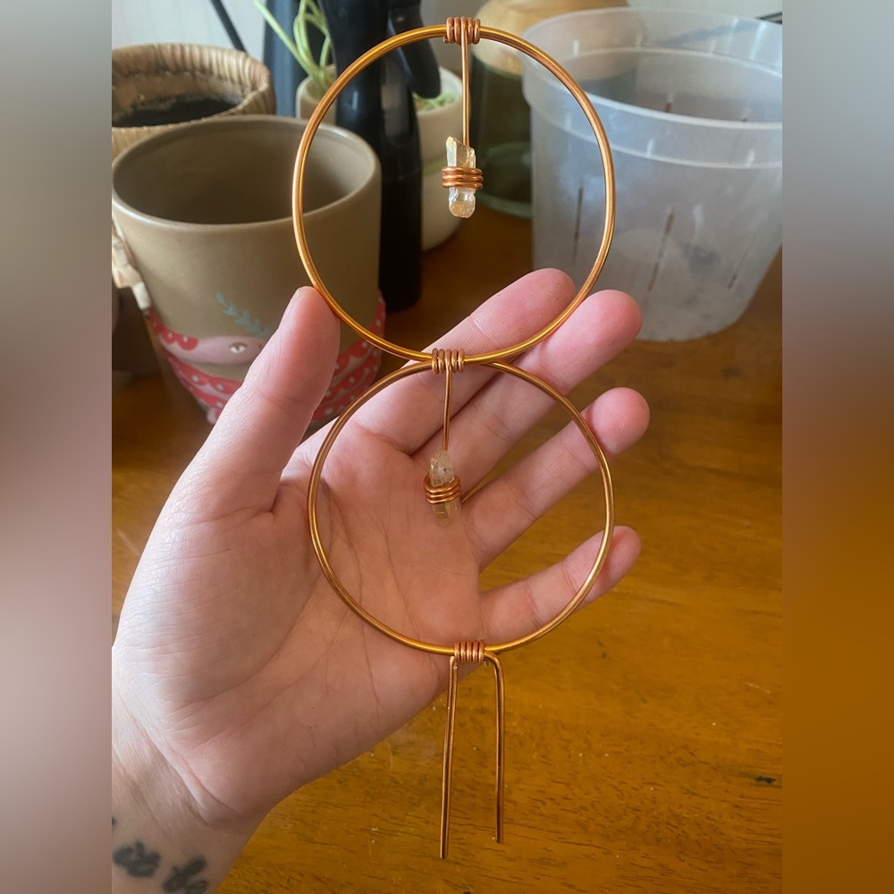 Crystal wire trellis